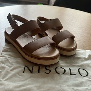 I solo Go-To Flatform sandal 2.0